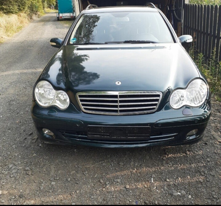 Mercedes-Benz c-180 232.323 km 2.200 € Eschenburg 35713