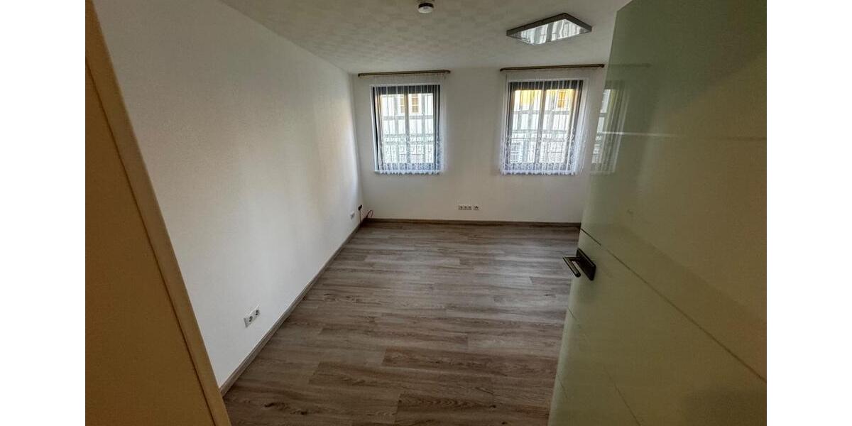 Etagenwohnung Stendal - 2.5 Zimmer, 73 m&sup2;, 657&euro; | Angebot:26406855