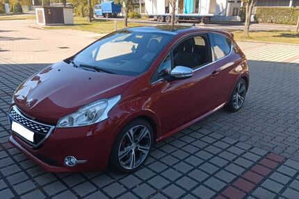 Peugeot 208 73.500 km 9.300 &euro; Dresden 01239
