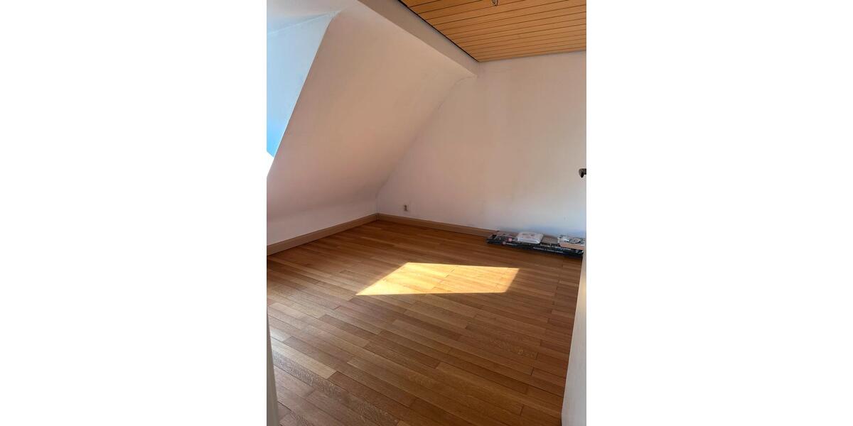 Etagenwohnung Remseck am Neckar - 5 Zimmer, 96 m&sup2;, 1.400&euro; | Angebot:26228292