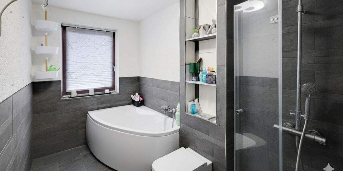 Zweifamilienhaus mit großem Garten 7 zimmer