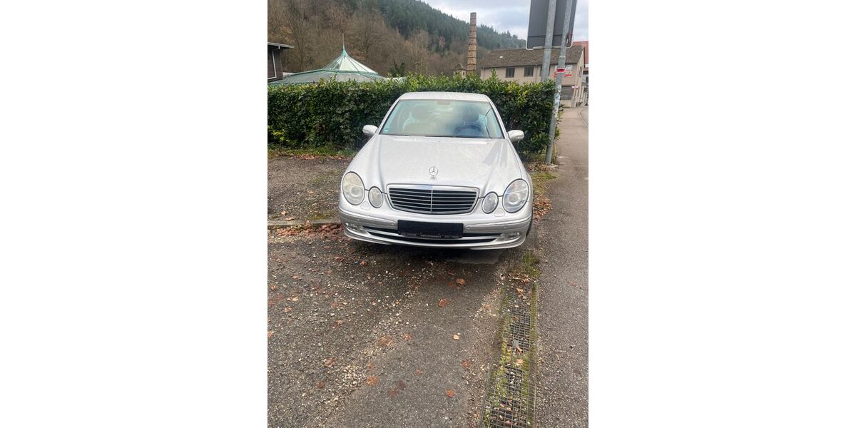 Mercedes-Benz E 240 144.000 km 4.800 &euro; Unterreichenbach 75399