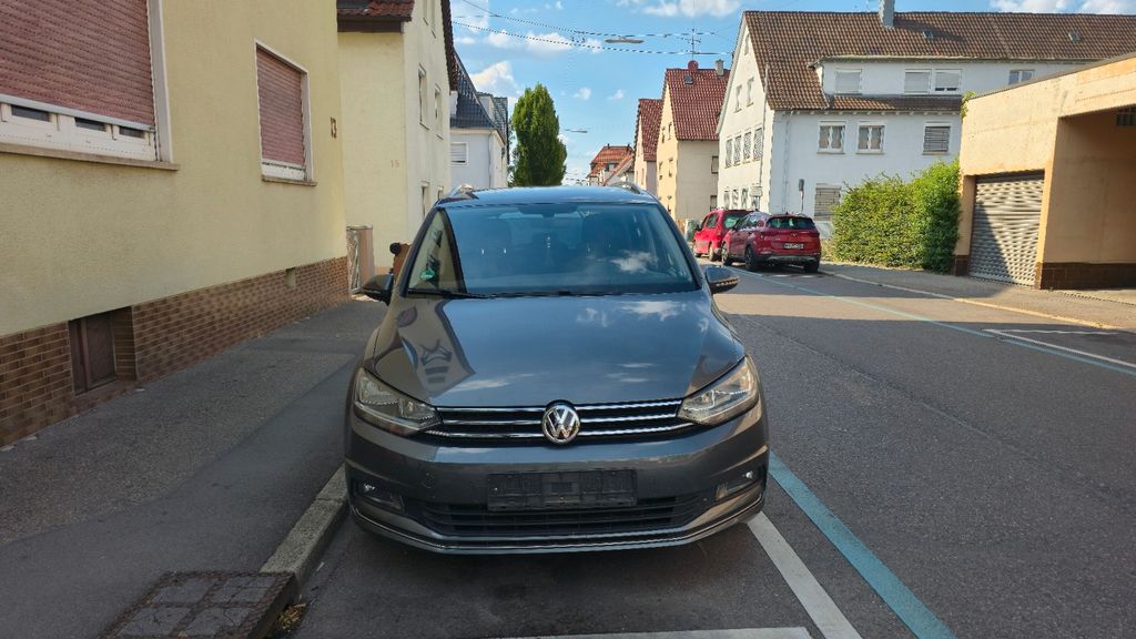 VW Touran 231.000 km 11.800 &euro; Stuttgart 70435