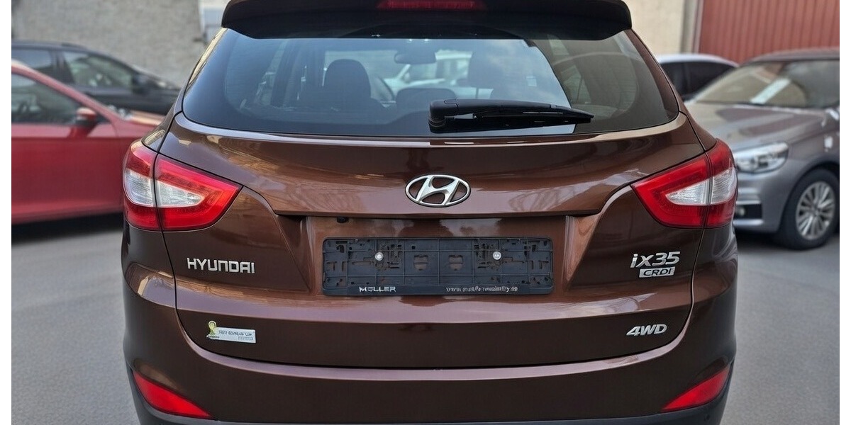 Hyundai ix35 FIFA World Cup Edition AHK AWD Autom. 4x4 135.769 km 9.600 &euro; Berlin 10247