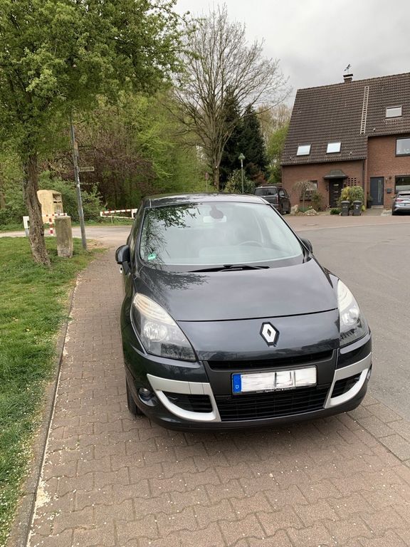 Renault Scenic 180.000 km 4.399 € Bottrop 46236