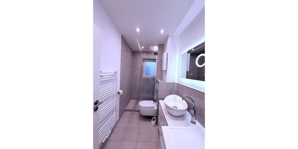 Frisch renovierte Wohnung mit Balkon und Einbauküche in Erkrath 3 zimmer