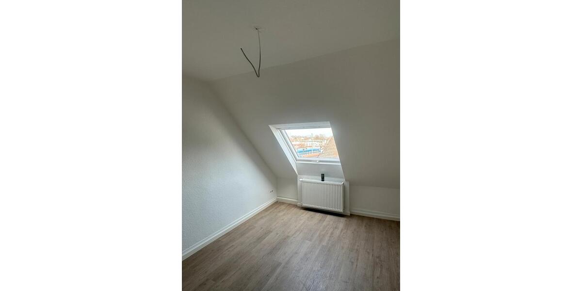Dachgeschoßwohnung Flörsheim am Main - 2 Zimmer, 65 m&sup2;, 1.200&euro; | Angebot:25379370