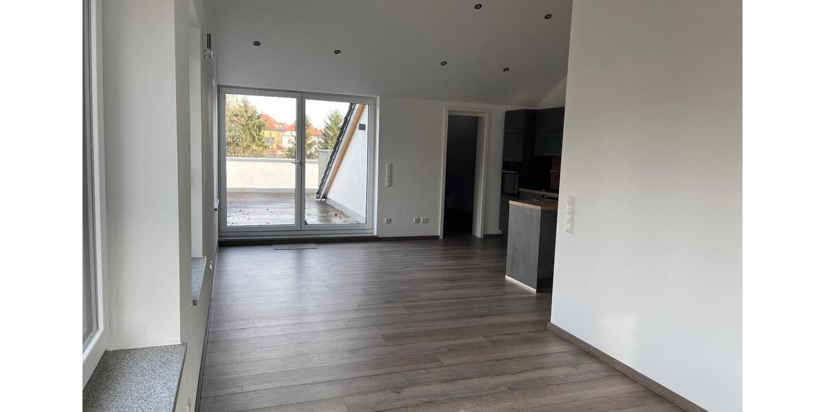 Dachgeschoßwohnung Nabburg - 2 Zimmer, 81 m&sup2;, 800&euro; | Angebot:25353313