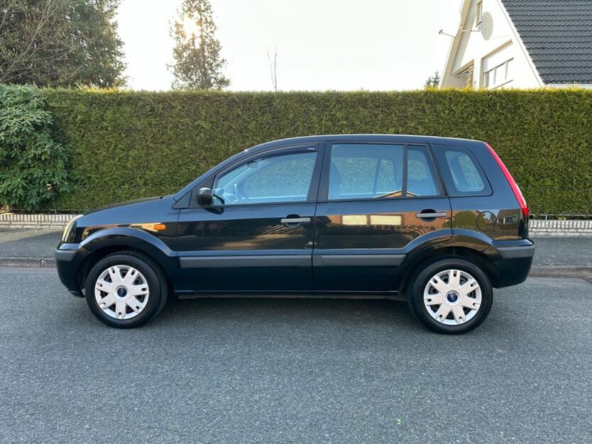 Ford Fusion 123.959 km 2.200 € Hamburg 22045