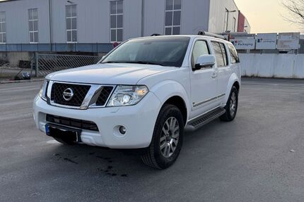 Nissan Pathfinder 189.000 km 15.990 &euro; Fürth 90763