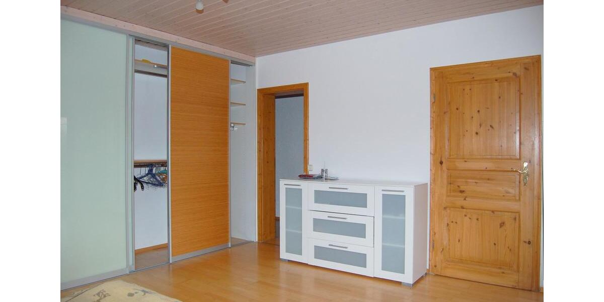 Einfamilienhaus Finsing - 7 Zimmer, 200 m&sup2;, 2.990&euro; | Angebot:25382084