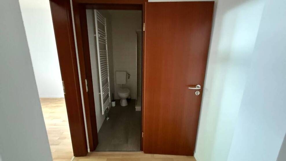 Großes WohnZimmer - offene Küche u.v.m.
