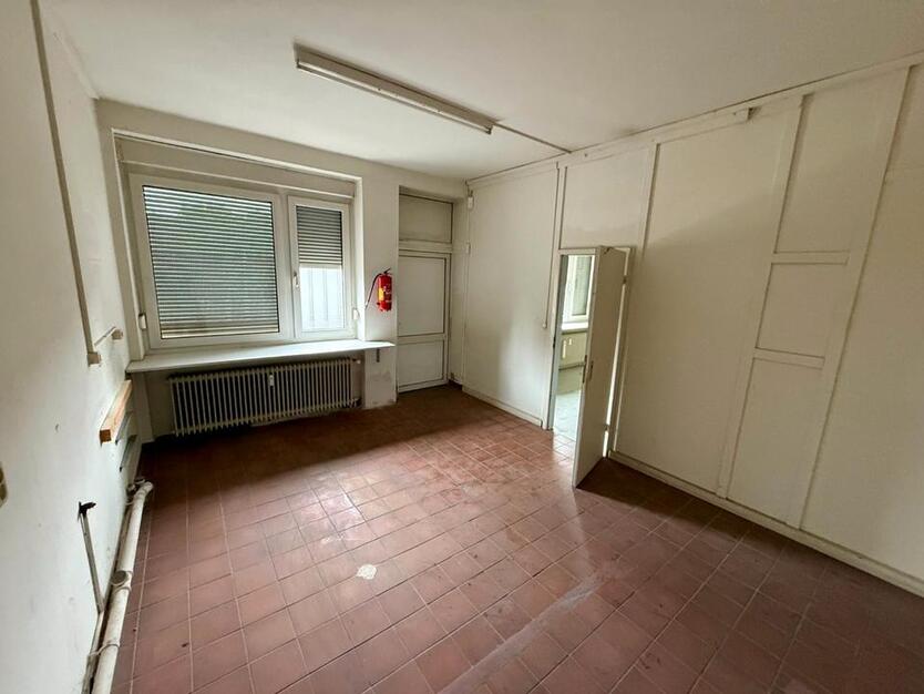 Rampenlager mit Büroflächen Karlshof
