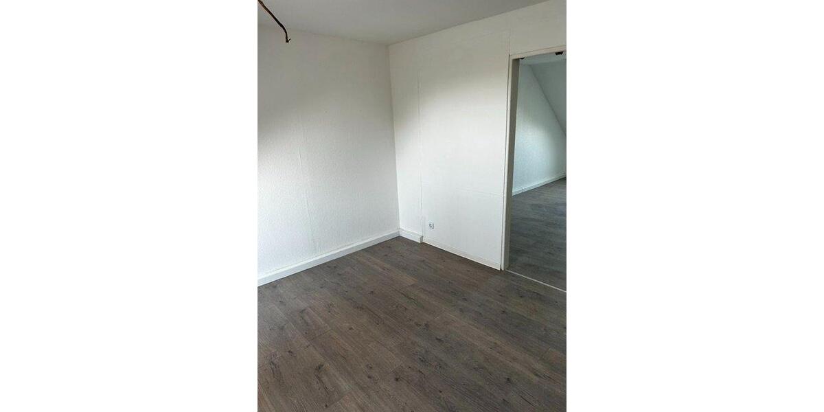 Dachgeschoßwohnung Dortmund Innenstadt Nord - 4 Zimmer, 75 m&sup2;, 150.000&euro; | Angebot:26827324