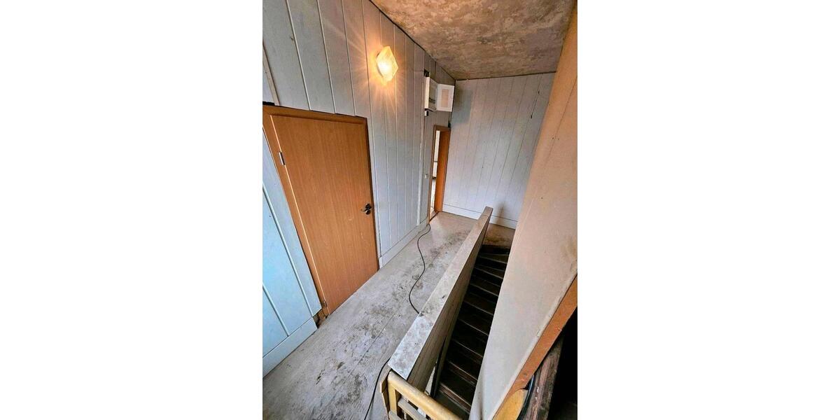 Mehrfamilienhaus, Wohnhaus Roßwein - 8 Zimmer, 140 m&sup2;, 689&euro; | Angebot:26550727