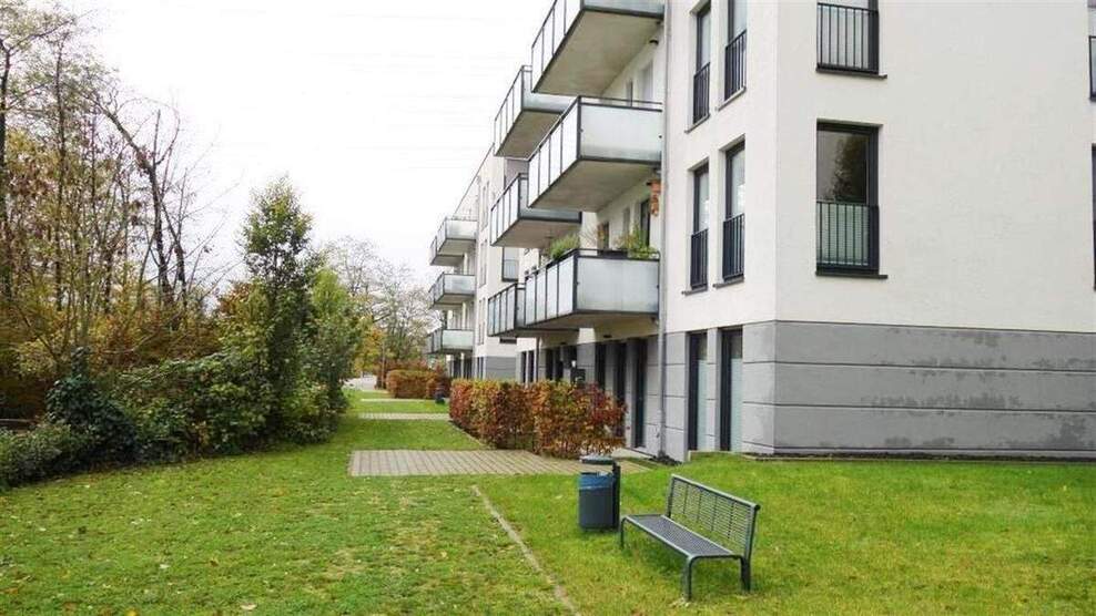 2 Zimmer Whg. Eignet sich für eine Einzelperson! Balkon, EBK, Parkett + Fußbodenheizung. 2 zimmer