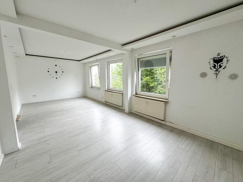 Moderne 5-Zimmer-Wohnung mit hochwertiger Ausstattung in ruhiger Lage zimmer