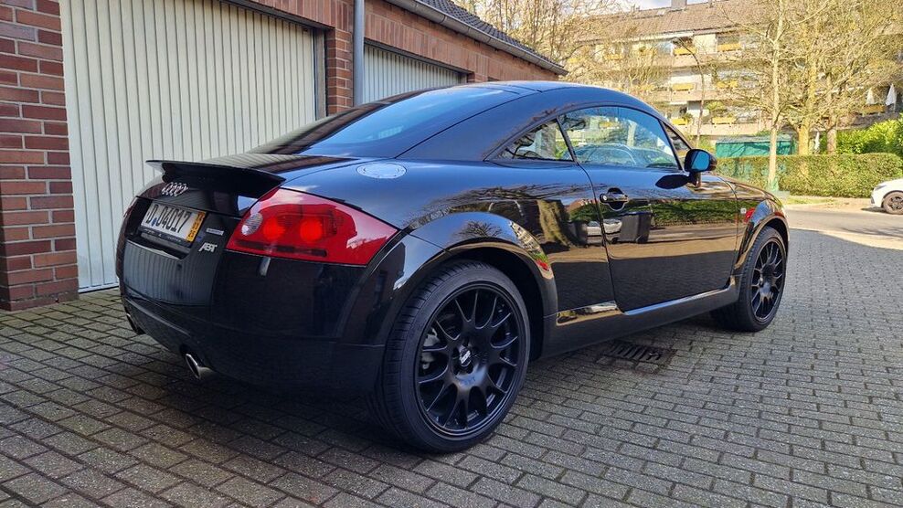 Audi TT 82.688 km 17.900 € Düsseldorf 40593