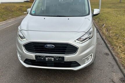 Ford Grand Tourneo 31.000 km 20.485 &euro; Klappholz 24860
