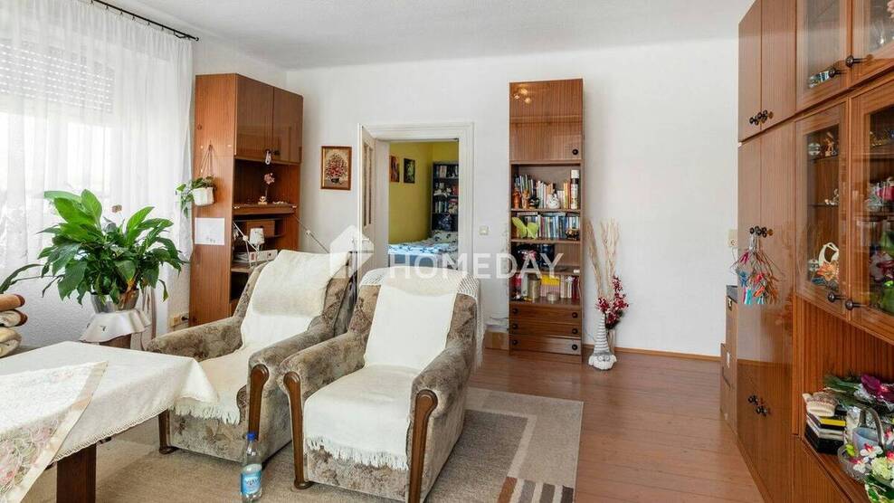 Viel Platz & Potenzial: EFH mit 8 Zimmern, Innenhof & Nebengelass auf großem Grundstück 8 zimmer