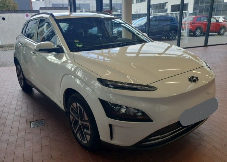 Hyundai KONA 43.811 km 16.900 &euro; Hennef 53773