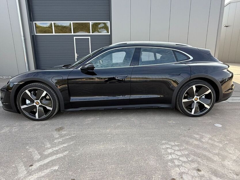 Porsche Taycan 29.000 km 81.800 € Ulm 89075