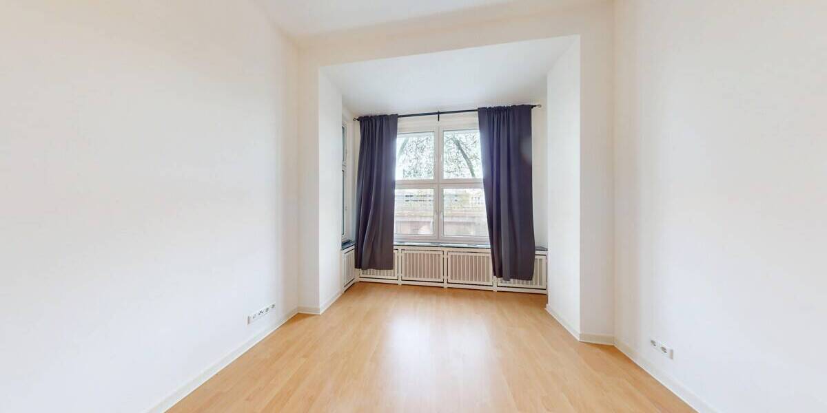 Etagenwohnung Düsseldorf Friedrichstadt - 2 Zimmer, 81 m&sup2;, 1.100&euro; | Angebot:26379723