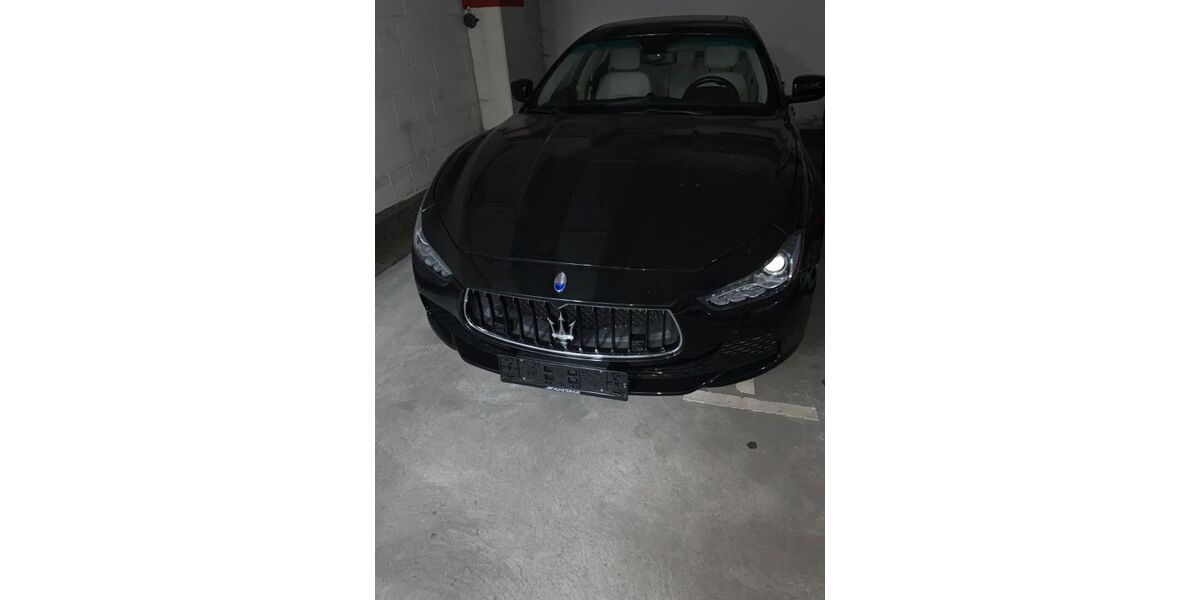 Maserati Ghibli 97.500 km 24.900 &euro; Pullach 82049