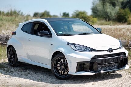 Toyota Yaris 1.900 km 48.000 &euro; Ulm 89073