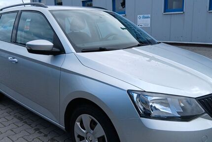 Skoda Fabia 109.000 km 7.999 &euro; Upgant- Schott 26529