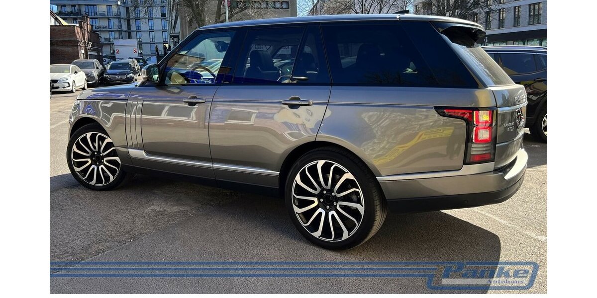 Land Rover Range Rover Vogue 4.4*Pano*LuftF*AHK*SoftC*ACC* 191.145 km 27.990 &euro; Berlin 13187