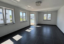 Neuwertige 4 Zimmer NeubauWohnung mit 2 Balkone und Garage Sofort Bezugsfrei in TOP Neubaulage