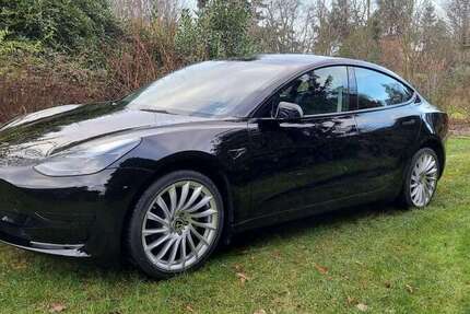 Tesla Model 3 60.718 km 28.500 &euro; Ganderkesee 27777