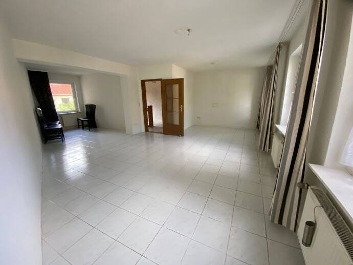 Etagenwohnung Wismar Altstadt - 4 Zimmer, 147 m&sup2;, 1.290&euro; | Angebot:26307453