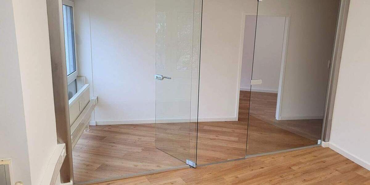 Gewerbeobjekt Waldkraiburg - 5 Zimmer, 126 m&sup2;, 995&euro; | Angebot:26616566