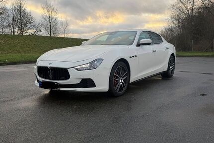 Maserati Ghibli 162.000 km 18.400 &euro; Hamburg 21109