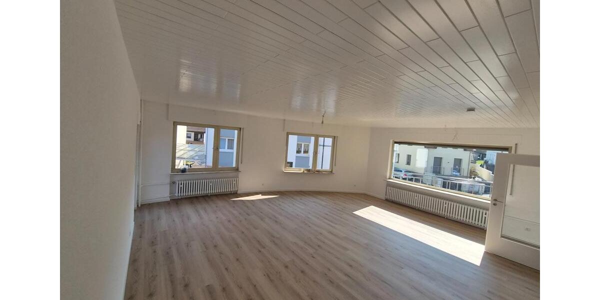 Einfamilienhaus Budenheim - 6 Zimmer, 240 m&sup2;, 1.980&euro; | Angebot:26335694