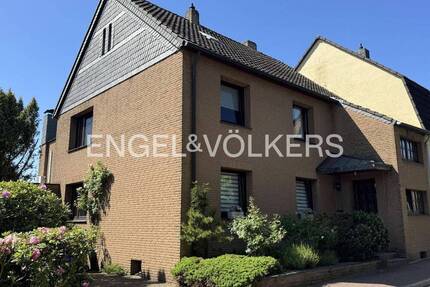 Ein- bzw. Zweifamilienhaus: Gute Gelegenheit für Haus- und Gartenliebhaber 9 zimmer