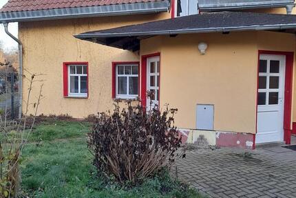 Haus Leuna - 6 Zimmer, 160 m&sup2;, 1.040&euro; | Angebot:24682530