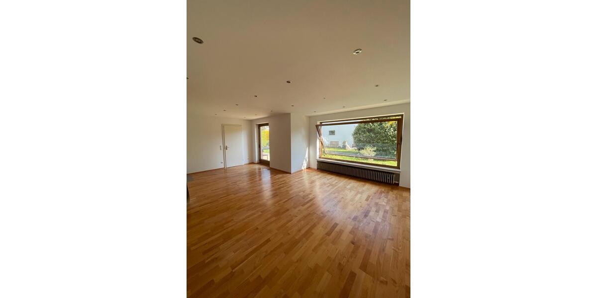 Einfamilienhaus Baierbrunn - 8 Zimmer, 200 m&sup2;, 3.400&euro; | Angebot:26317363