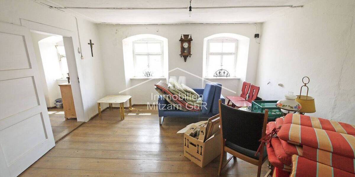 Mehrfamilienhaus, Wohnhaus Greding - 7 Zimmer, 229 m&sup2;, 300.000&euro; | Angebot:26487598