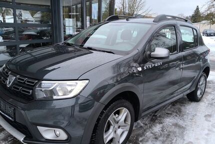 Dacia Sandero 79.000 km 9.300 &euro; Lügde 32676
