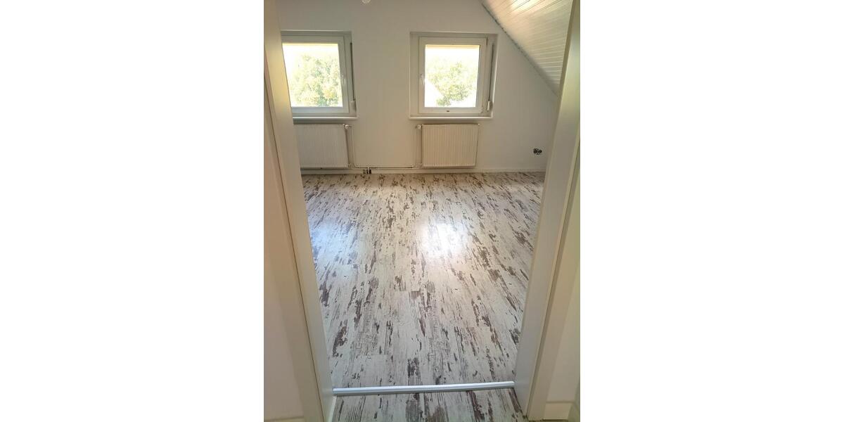 Dachgeschoßwohnung Drochtersen - 1 Zimmer, 15 m&sup2;, 250&euro; | Angebot:24336850