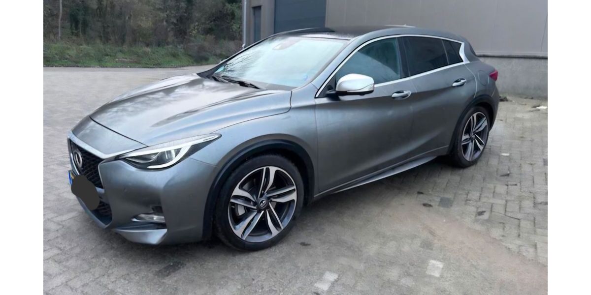 INFINITI Q30 230.000 km 10.950 &euro; Brühl 50321