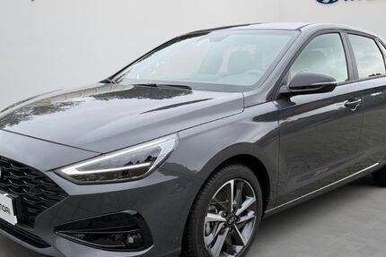 Hyundai i30 5.815 km 22.990 € Schiffweiler 66578