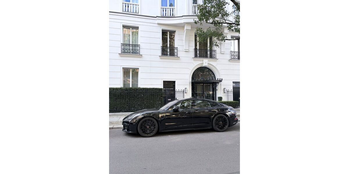 Porsche Panamera 30.500 km 180.000 &euro; Versmold 33775