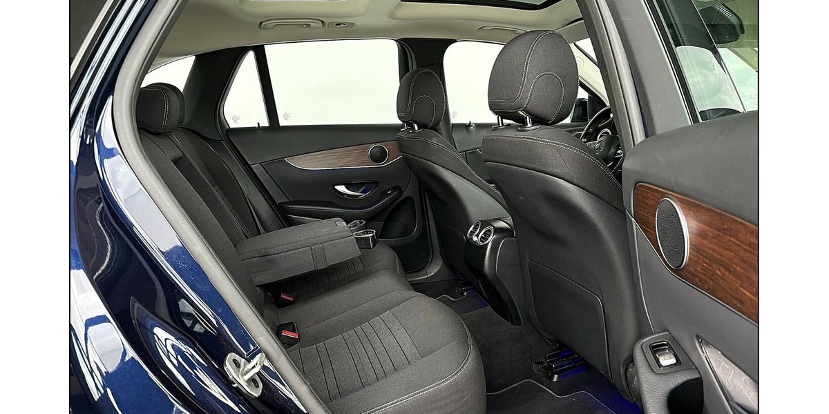 Mercedes-Benz GLC 300 d 4Matic LED Panorama TV AHK Assist. 113.000 km 30.499 &euro; Stade 21682