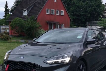 Ford Focus 32.500 km 22.300 &euro; Leverkusen 51379