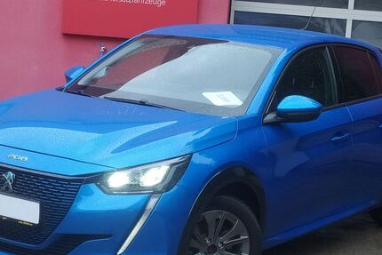 Peugeot 208 41.500 km 13.490 € Berlin 10317