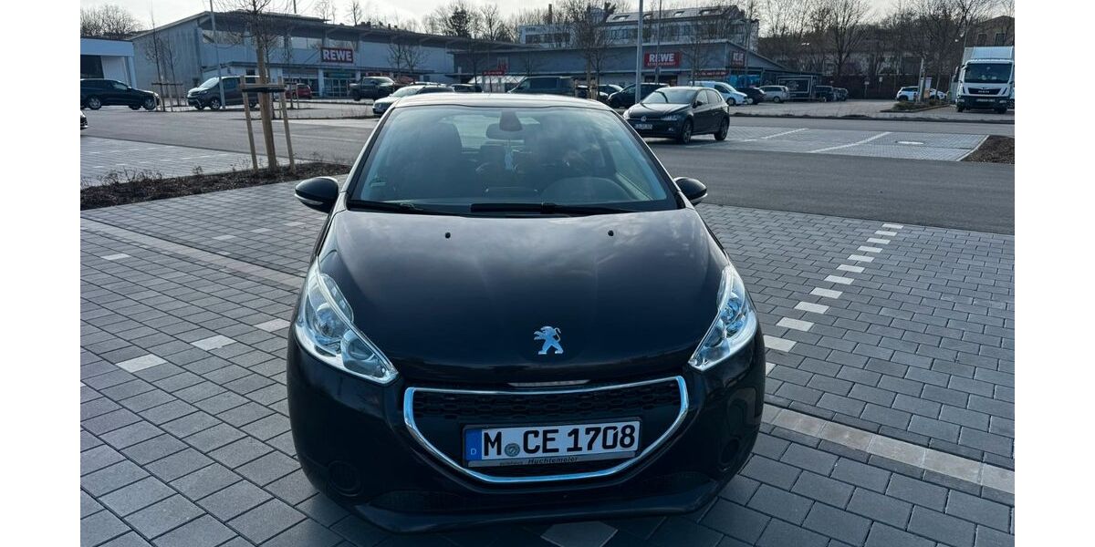 Peugeot 208 117.500 km 3.100 &euro; münchen 81539